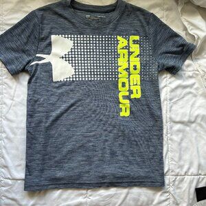 Under Armour Youth L athletic tee
